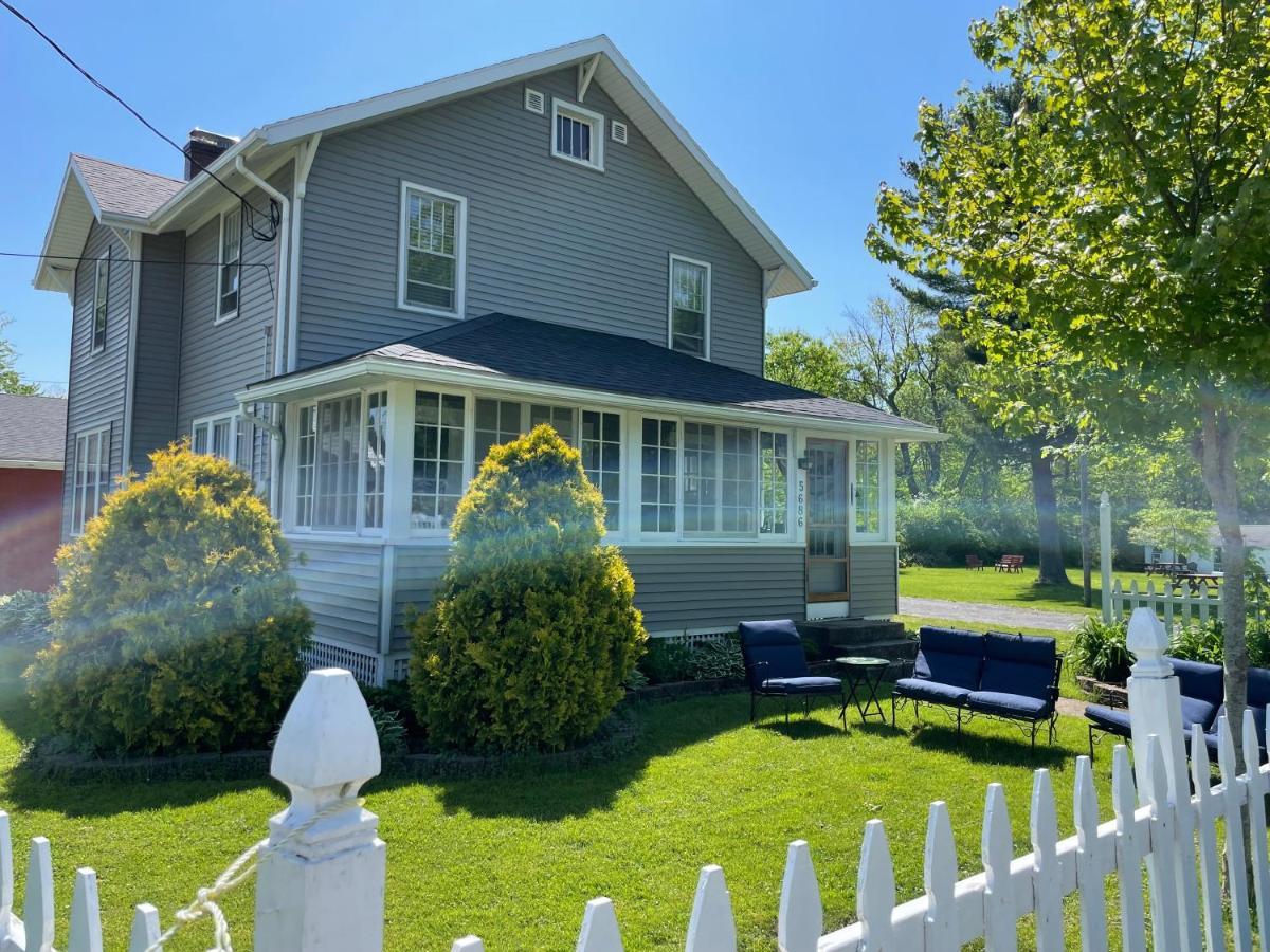 Drop Anchor Cottages And Lake House Geneva-on-the-Lake Eksteriør bilde